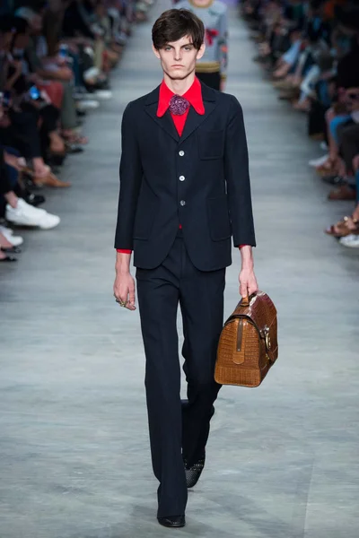 Look 42